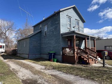 704 Salzburg Avenue, Bay City, MI 48706