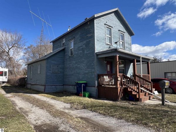 704 Salzburg Avenue, Bay City, MI 48706