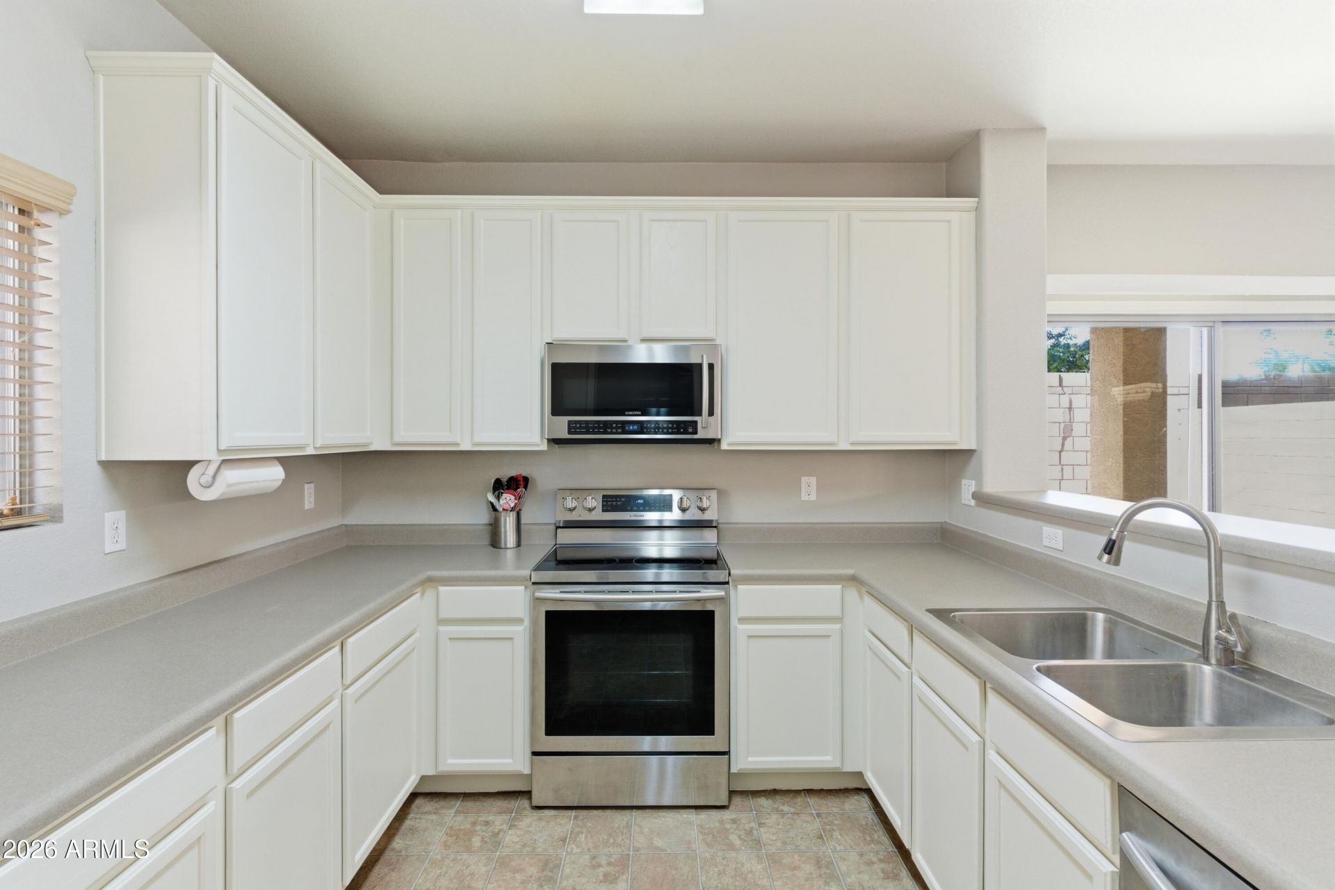 9498 N 82nd Glen, Peoria, AZ 85345 Main Photo