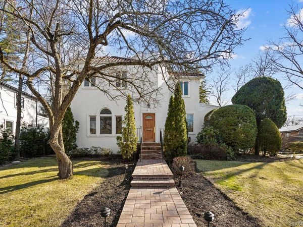 118 Baker Hill Road , Great Neck, NY 11023