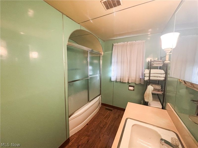 724 E Main Street, Barnesville, OH 43713 Photo 17