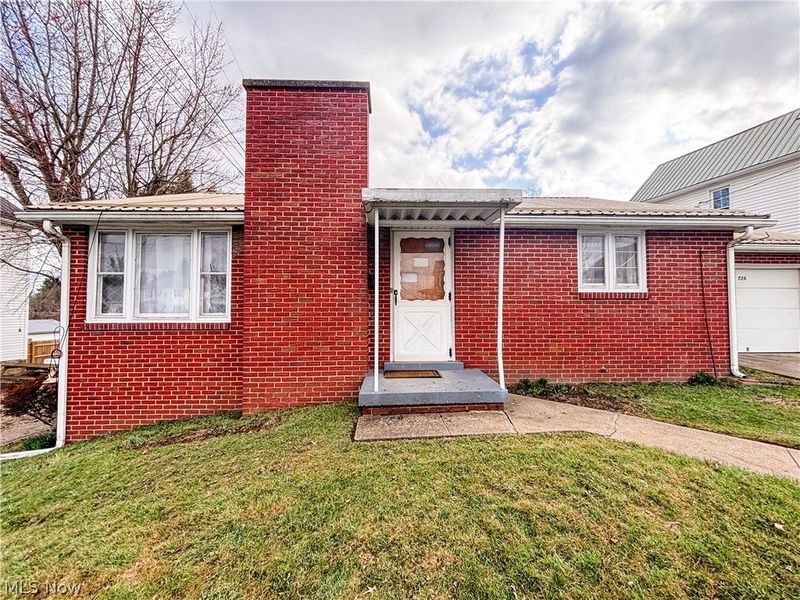 724 E Main Street, Barnesville, OH 43713 Photo 3