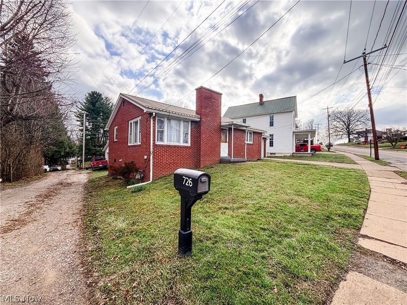 724 E Main Street, Barnesville, OH 43713 Photo 4