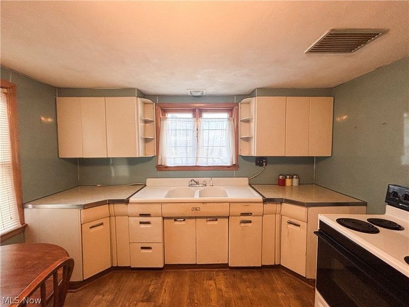 724 E Main Street, Barnesville, OH 43713 Photo 8