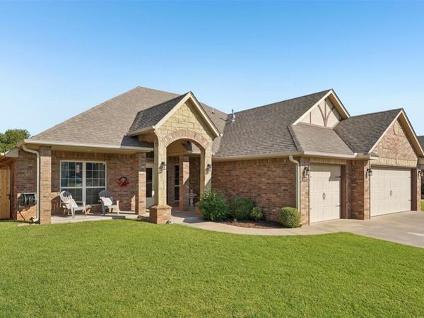 2901 Morgan Trace Road, Yukon, OK 73099