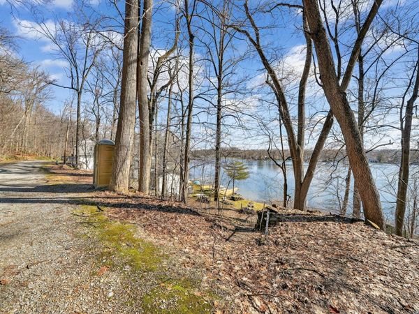 65721 North Drive, Cassopolis, MI 49031