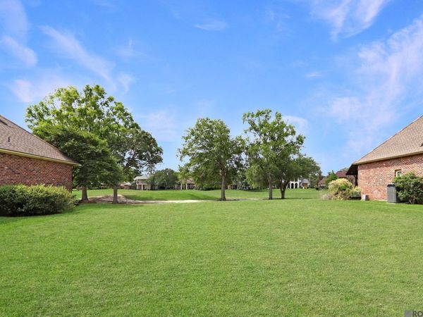 19371 Garden Lake Ct, Saint George, LA 70809