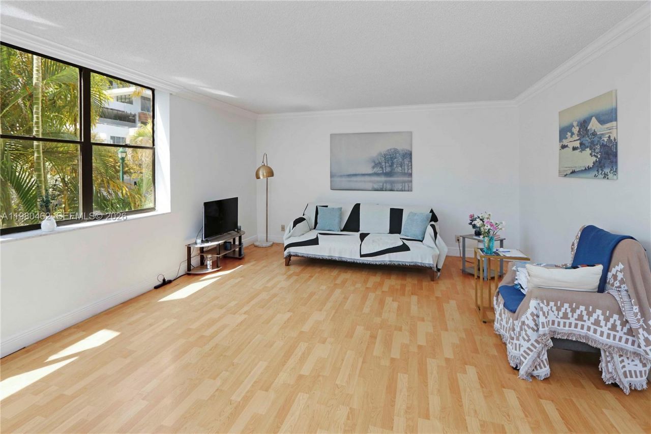 20381 NE 30th Ave, Unit 220, Aventura, FL 33180 Photo