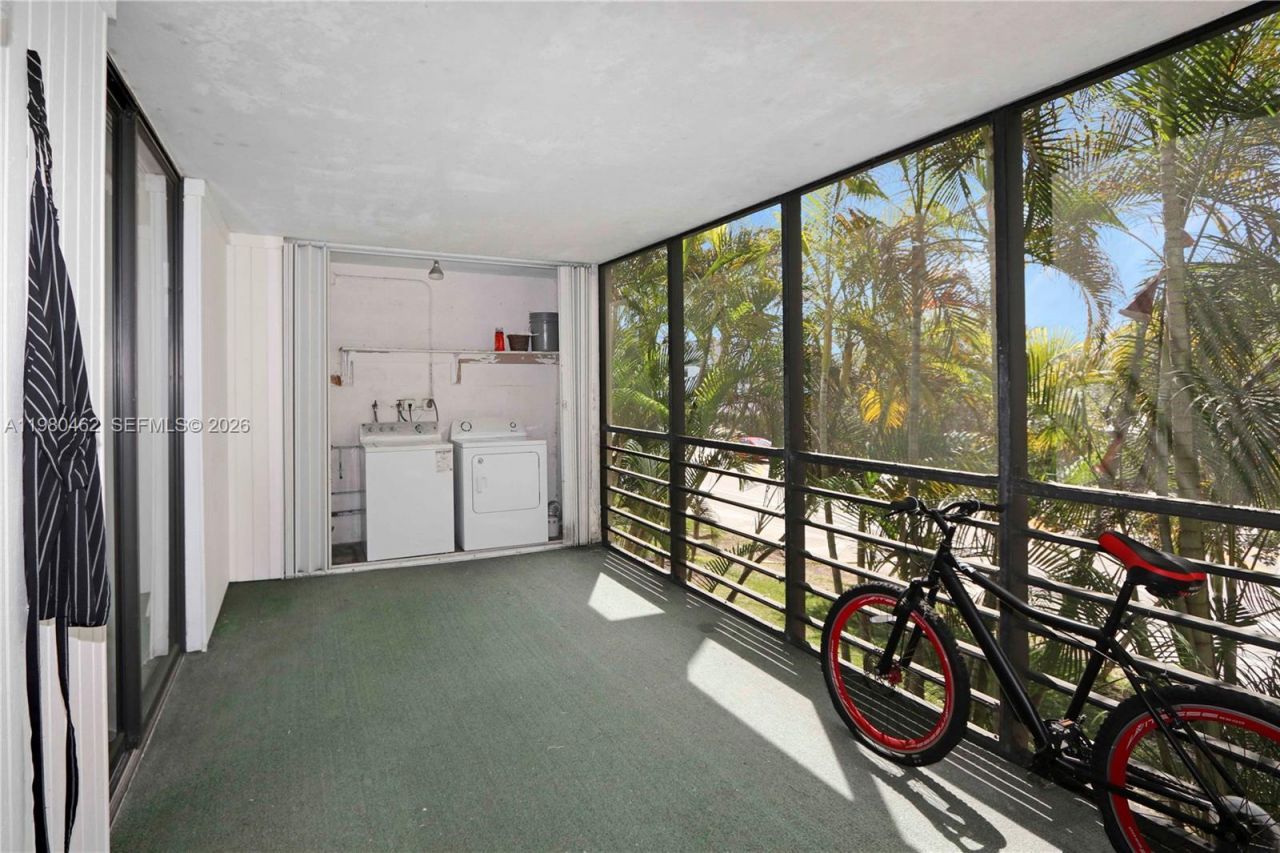 20381 NE 30th Ave, Unit 220, Aventura, FL 33180 Photo