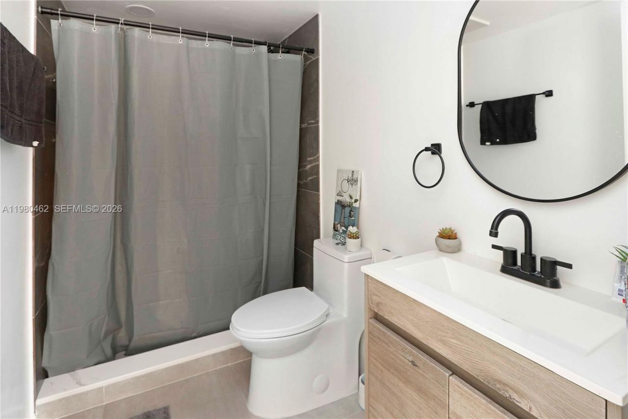 20381 NE 30th Ave, Unit 220, Aventura, FL 33180 Photo