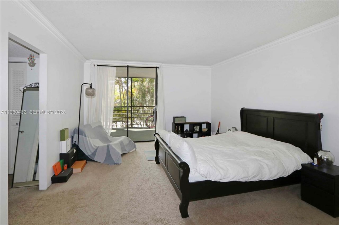 20381 NE 30th Ave, Unit 220, Aventura, FL 33180 Photo