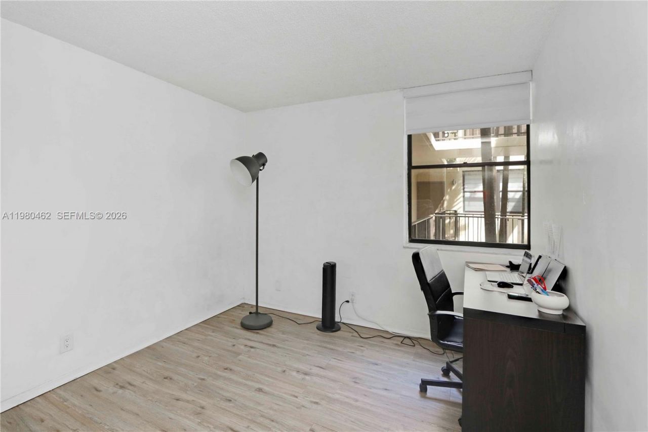 20381 NE 30th Ave, Unit 220, Aventura, FL 33180 Photo