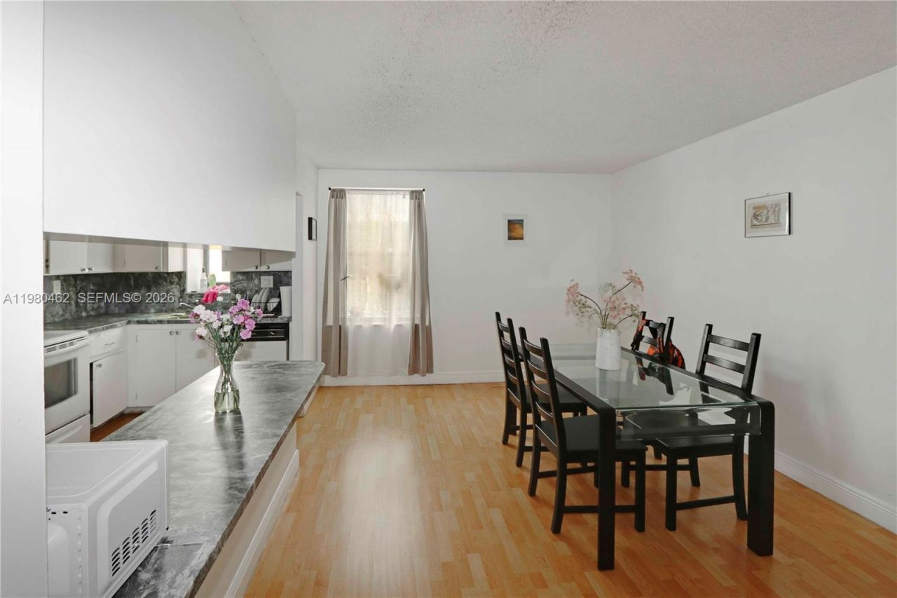 20381 NE 30th Ave, Unit 220, Aventura, FL 33180 Photo