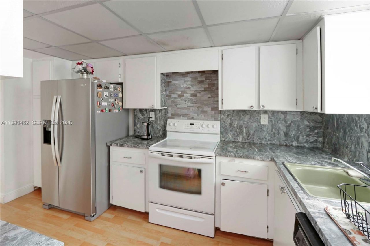 20381 NE 30th Ave, Unit 220, Aventura, FL 33180 Photo