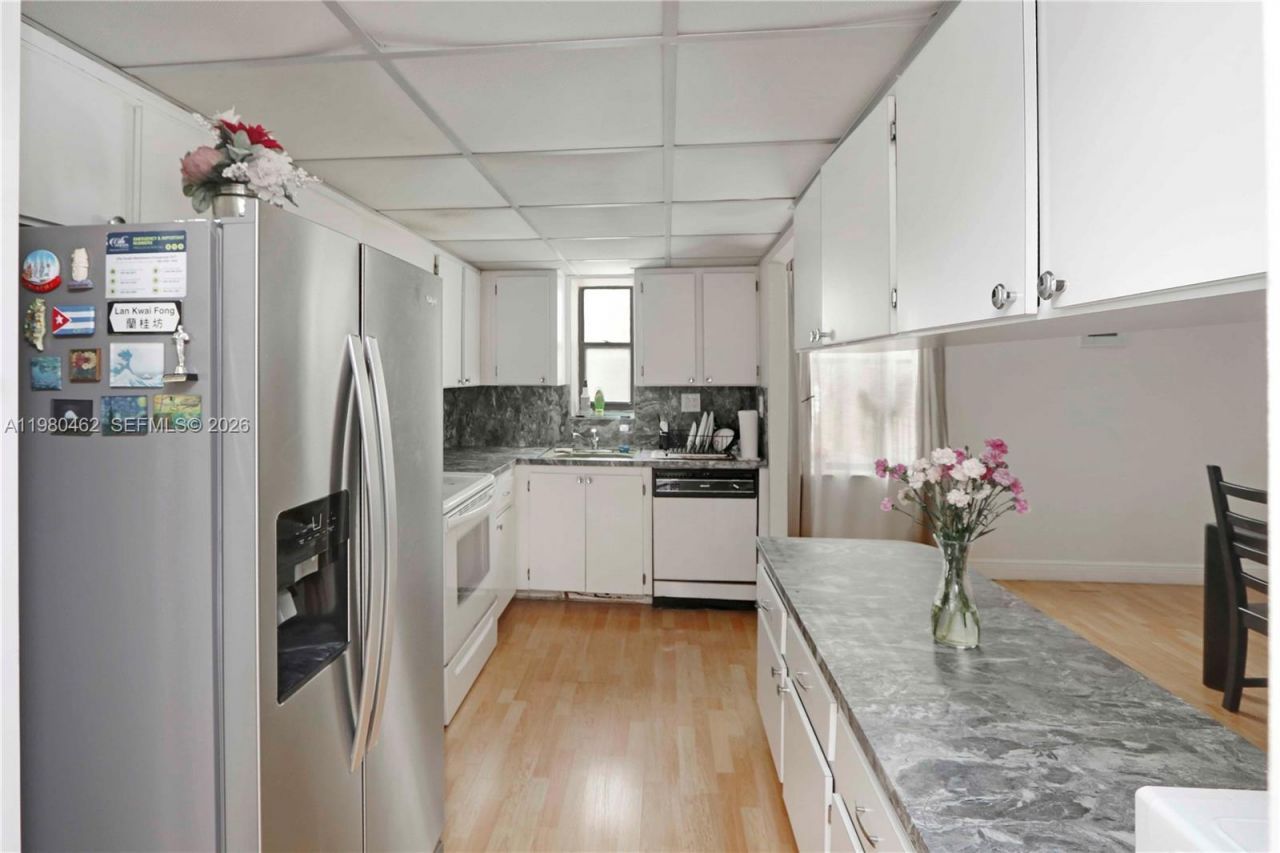 20381 NE 30th Ave, Unit 220, Aventura, FL 33180 Photo