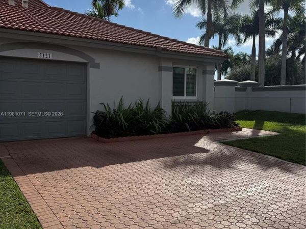 5121 NW 114th Ct, Doral, FL 33178