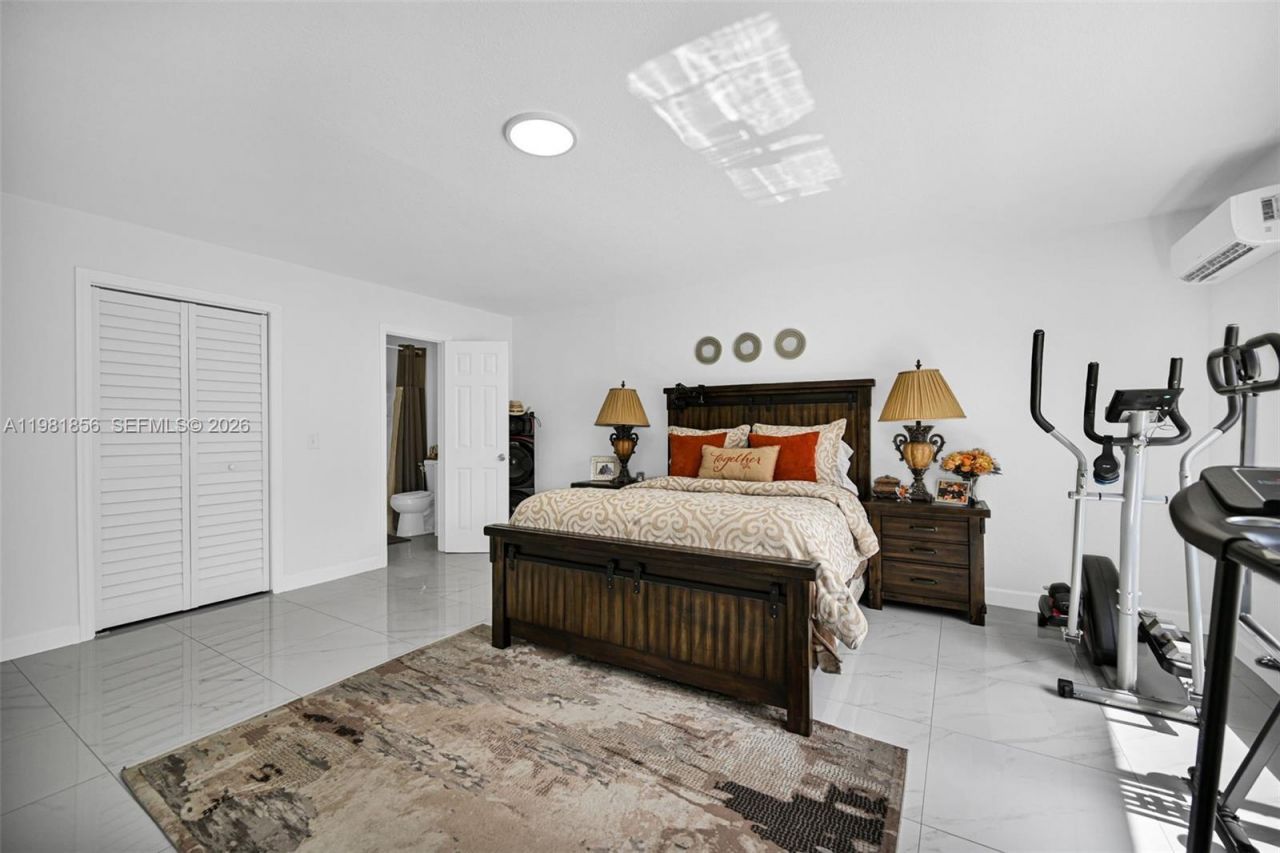 756 W 53rd St , Hialeah, FL 33012 Photo