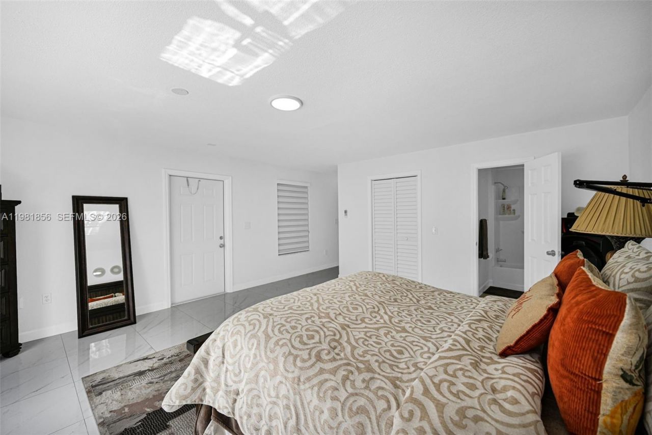 756 W 53rd St , Hialeah, FL 33012 Photo