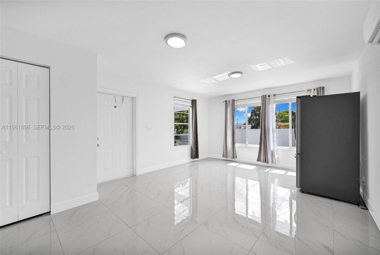 756 W 53rd St , Hialeah, FL 33012 Photo