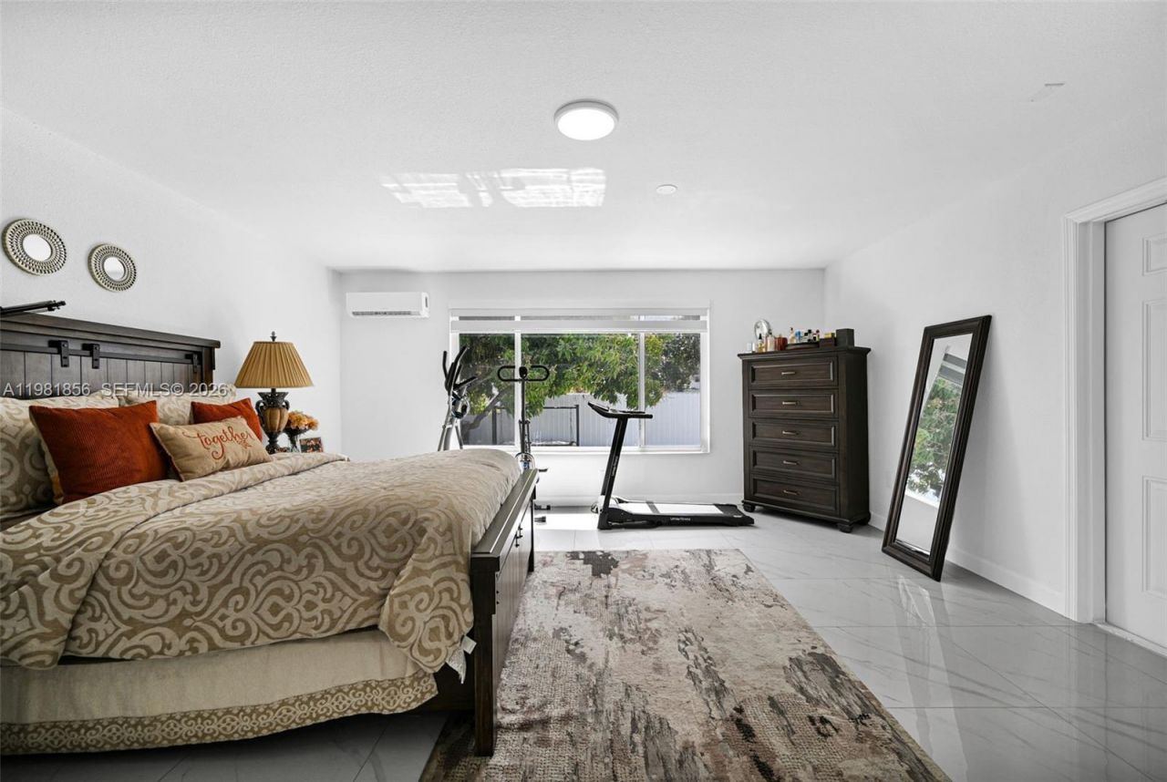 756 W 53rd St, Hialeah, FL 33012 Photo