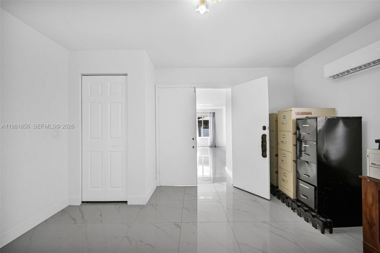 756 W 53rd St, Hialeah, FL 33012 Photo