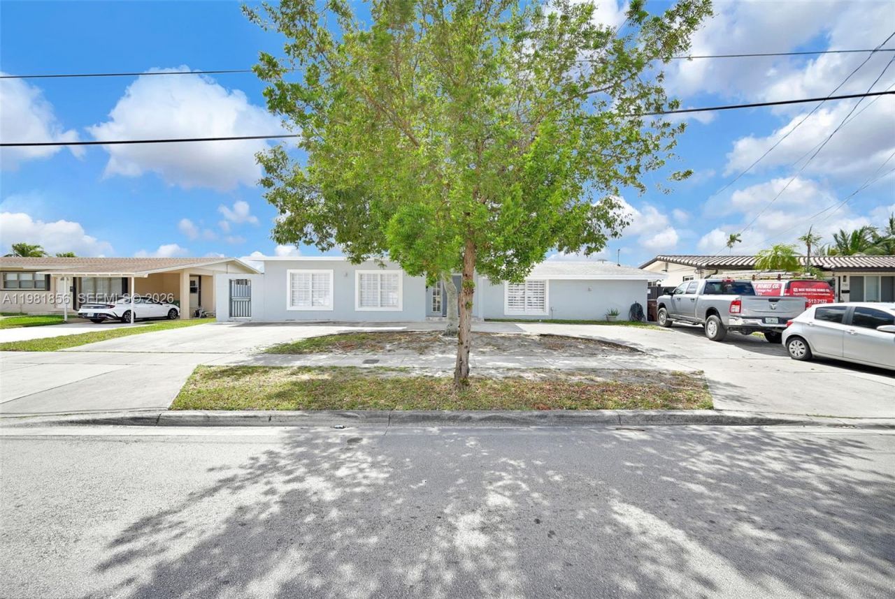 756 W 53rd St , Hialeah, FL 33012 Photo
