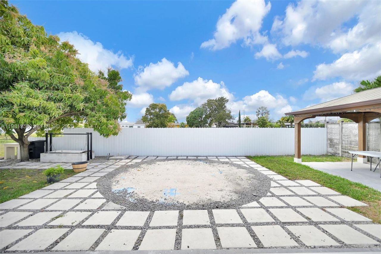 756 W 53rd St, Hialeah, FL 33012 Photo