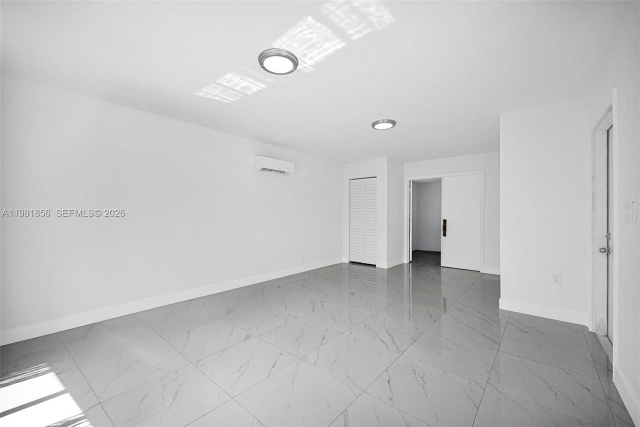 756 W 53rd St , Hialeah, FL 33012 Photo