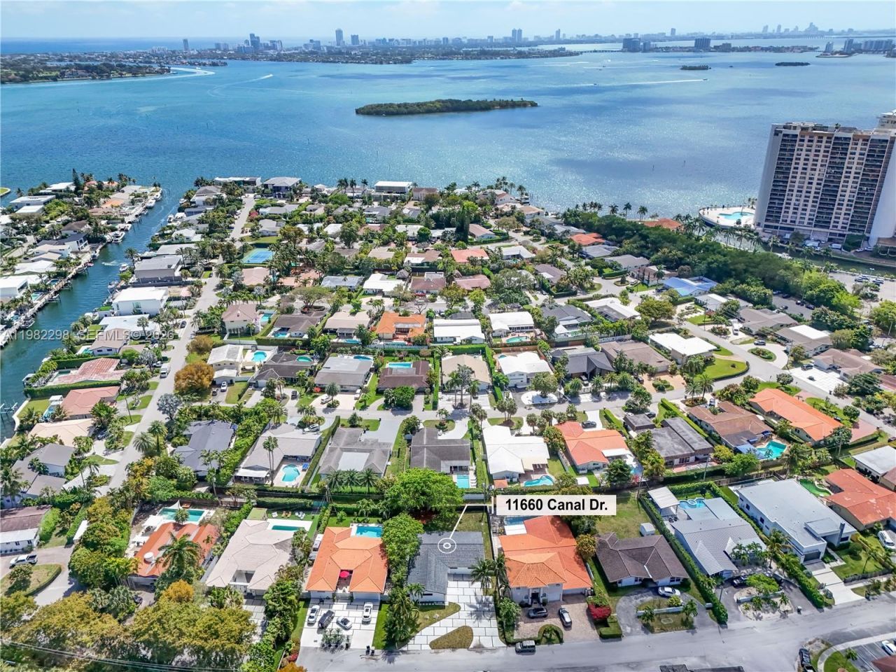 11660 Canal Dr , North Miami, FL 33181 Photo