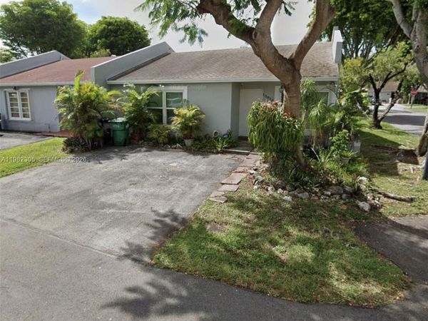 13916 SW 56th Ln , Miami, FL 33183