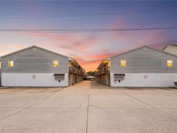 4648 PONTCHARTRAIN Drive , Unit D, Slidell, LA 70458