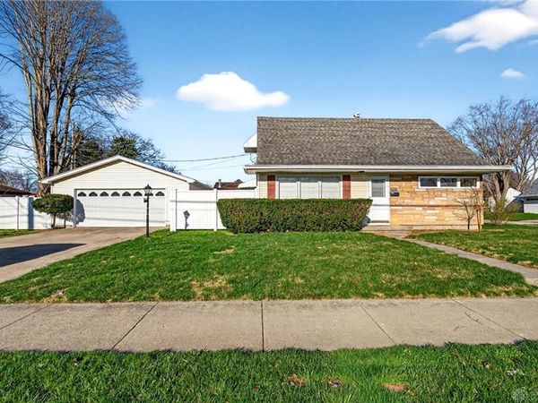 2051 S Smithville Road, Kettering, OH 45420