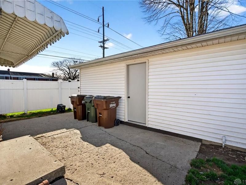 2051 S Smithville Road, Kettering, OH 45420 Photo 29