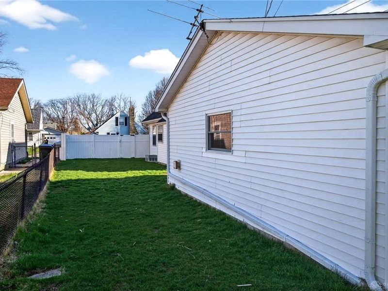 2051 S Smithville Road, Kettering, OH 45420 Photo 32