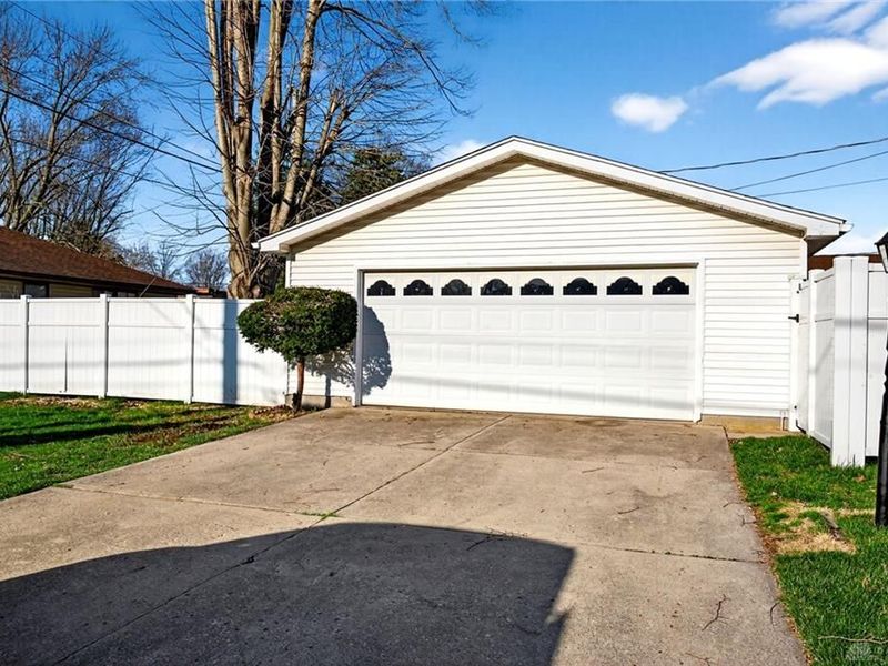 2051 S Smithville Road, Kettering, OH 45420 Photo 5