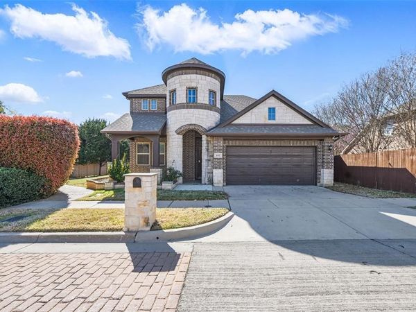 601 Crestridge Circle, Euless, TX 76040