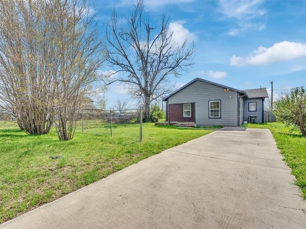 5101 Humbert Avenue, Fort Worth, TX 76107