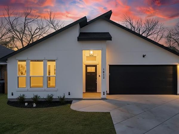 1812 Dillard Street, Fort Worth, TX 76105