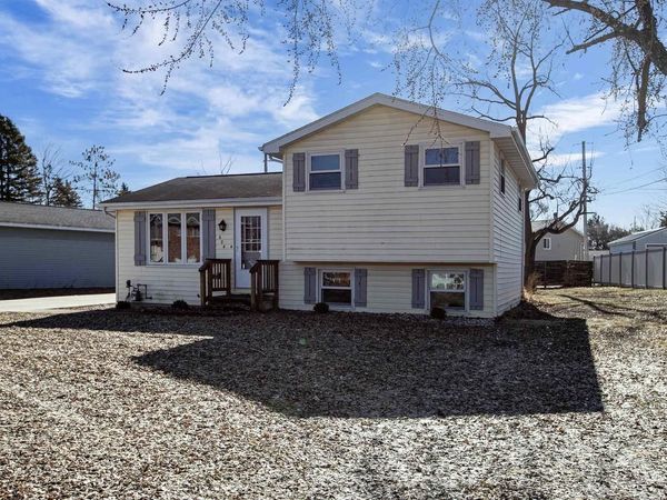 604 E FOREST STREET, Black Creek, WI 54106