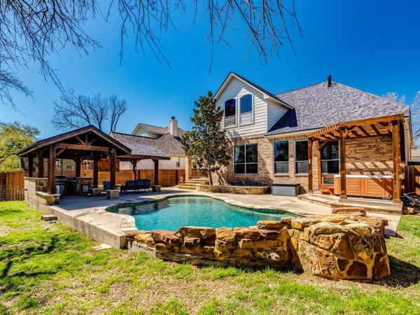 201 Abbott DR , Austin, TX 78737