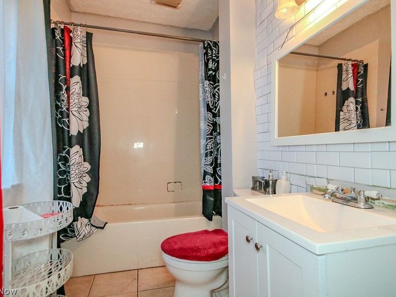 1228 E 167th Street, Cleveland, OH 44110 Photo 8