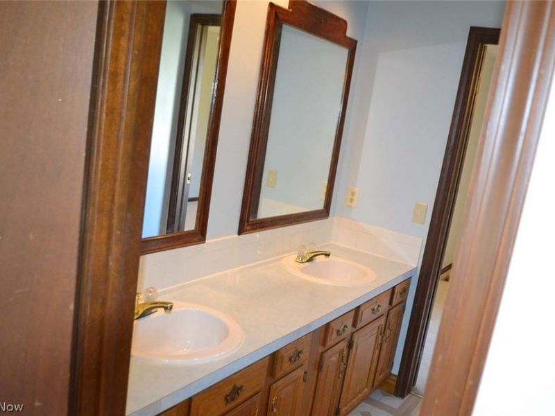 6566 Hythe Street NW, Canton, OH 44708 Photo 20