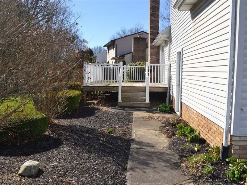 6566 Hythe Street NW, Canton, OH 44708 Photo 6