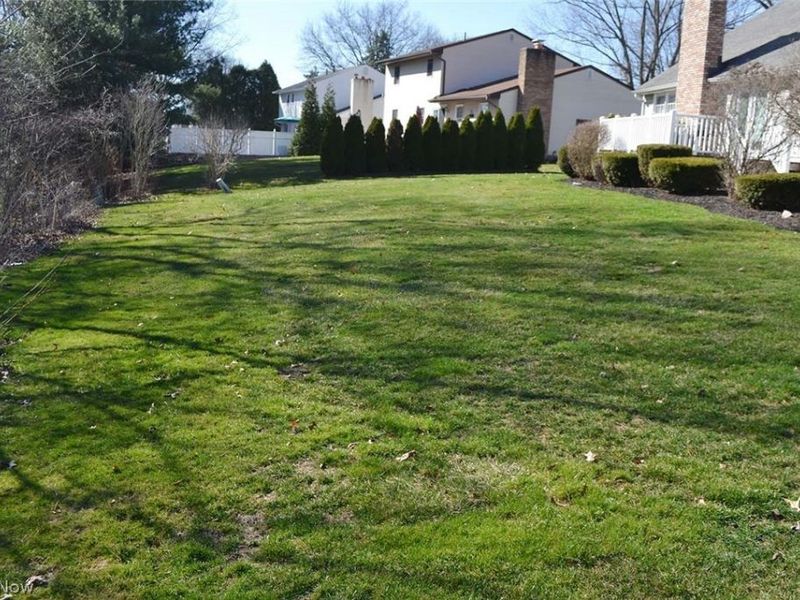 6566 Hythe Street NW, Canton, OH 44708 Photo 7