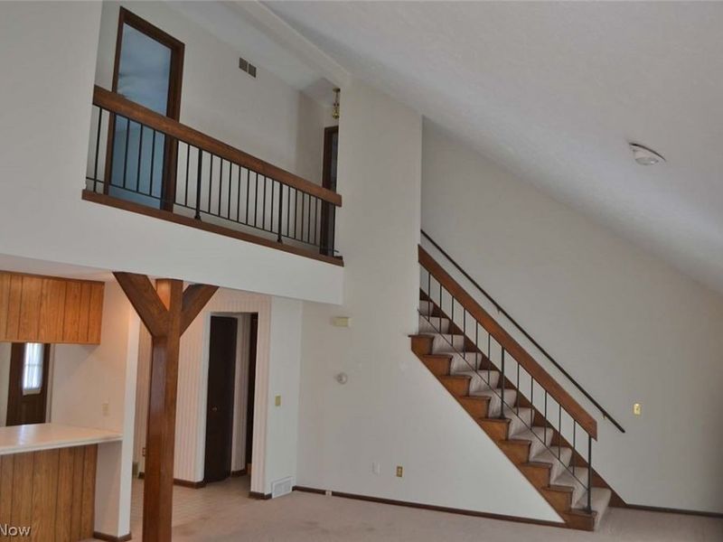 6566 Hythe Street NW, Canton, OH 44708 Photo 9