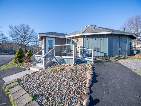 411 W Canal Street , Malvern, OH 44644