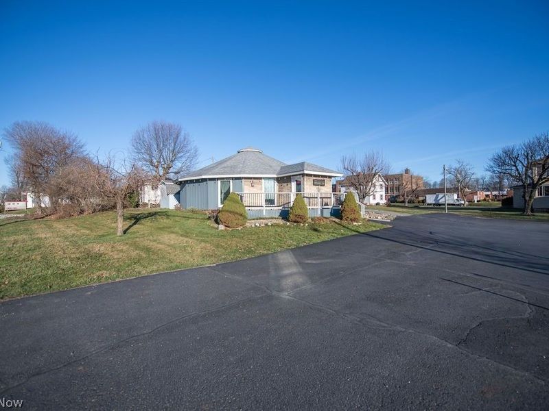 411 W Canal Street, Malvern, OH 44644 Photo 3