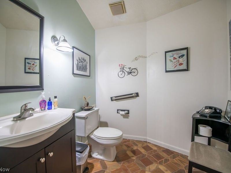 411 W Canal Street, Malvern, OH 44644 Photo 39