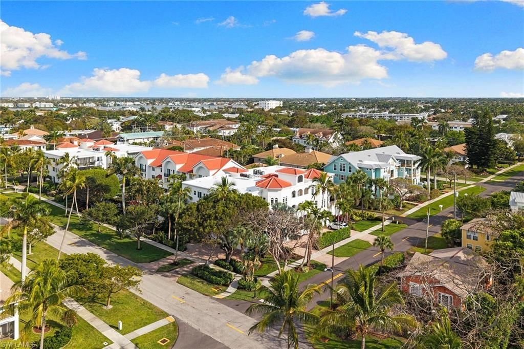 1005 4th St S, Unit 203, Naples, FL 34102 Photo