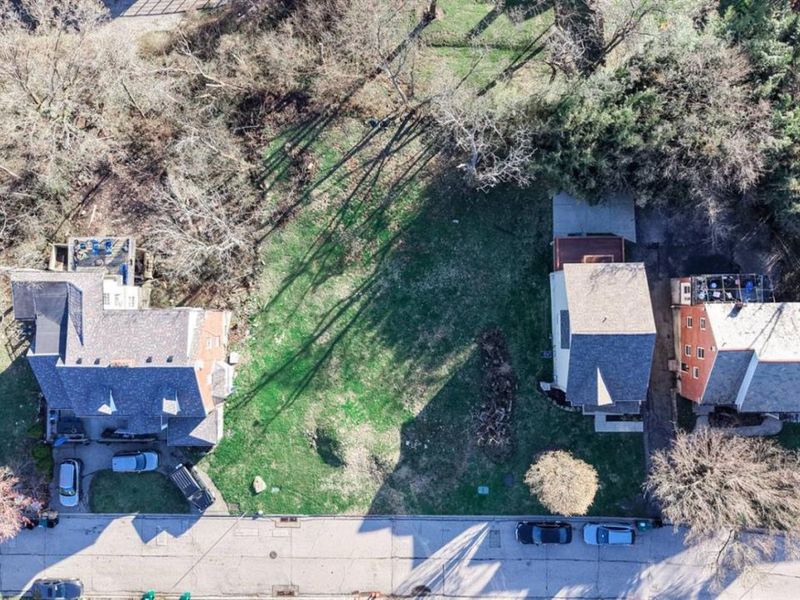 880 Clifton Crest Terrace, Cincinnati, OH 45220 Photo 4